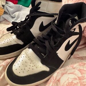 Jordan 1 mid SE diamond